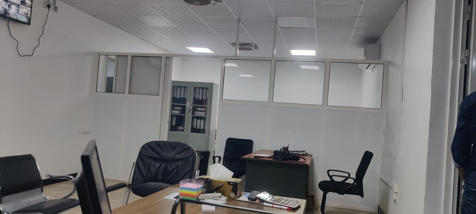 Glass Partition - Photo 2
