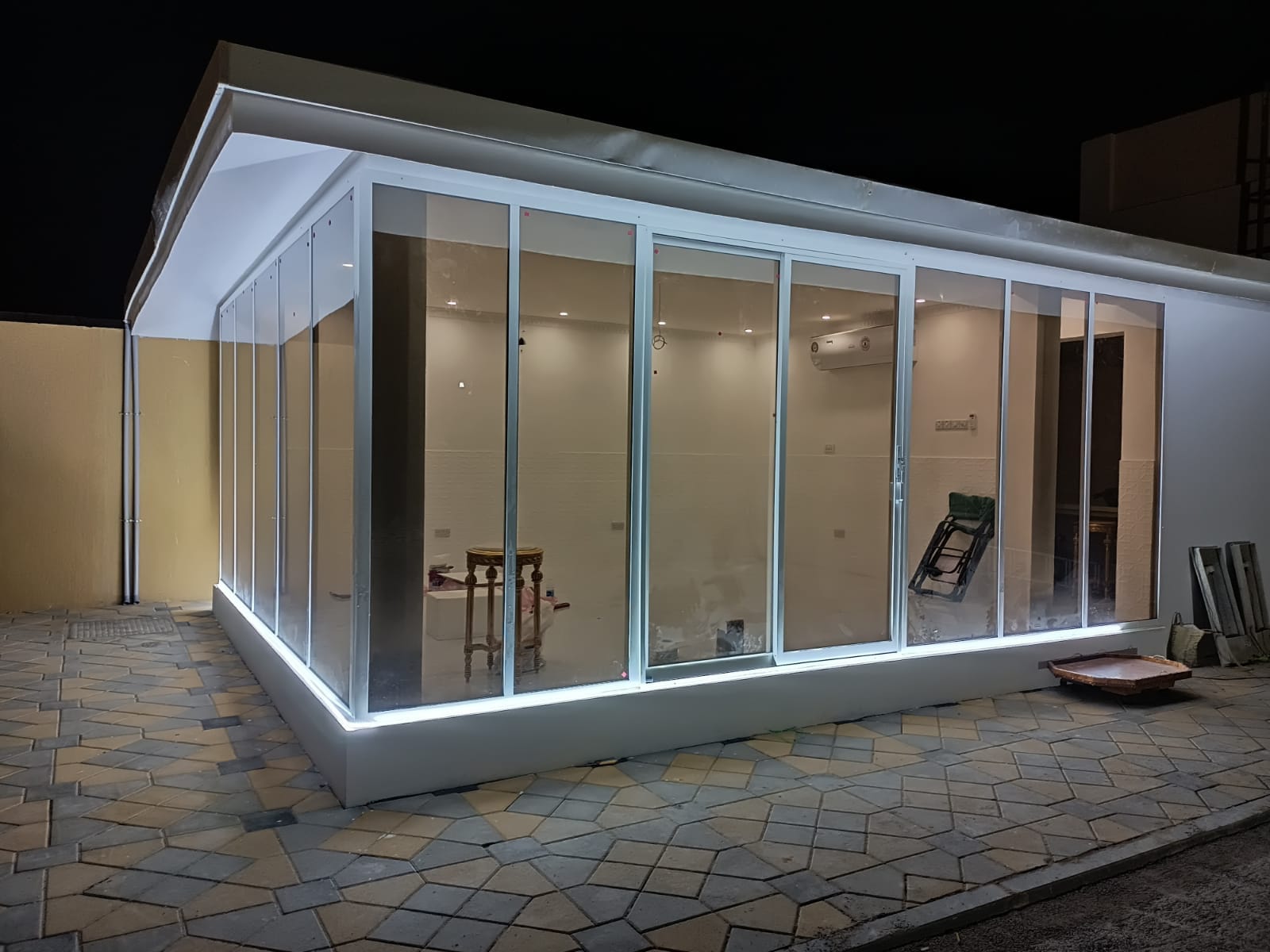 Glass Partition - Photo 7