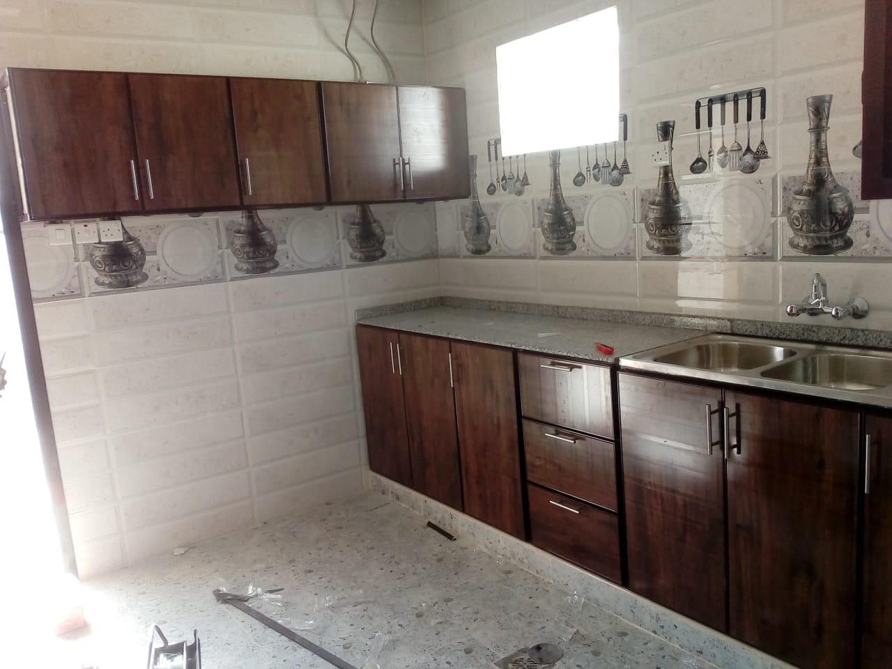 Kitchen Cabinet - Photo 44